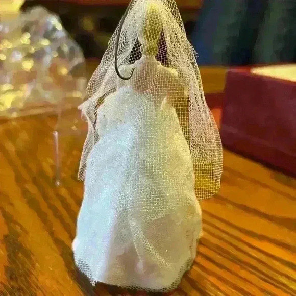 1997 Wedding Day Barbie Ornament - Picture 3 of 6